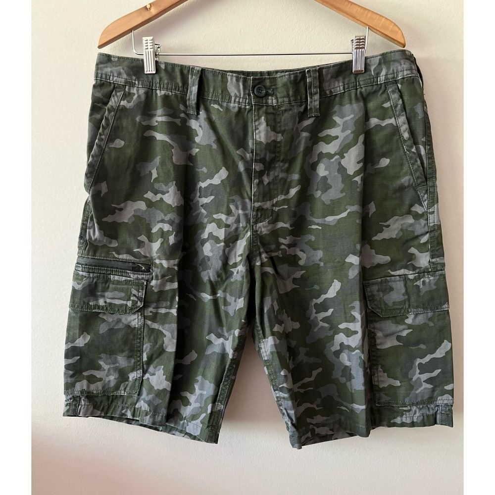 Eddie Bauer Camo Cargo Shorts Size 38
